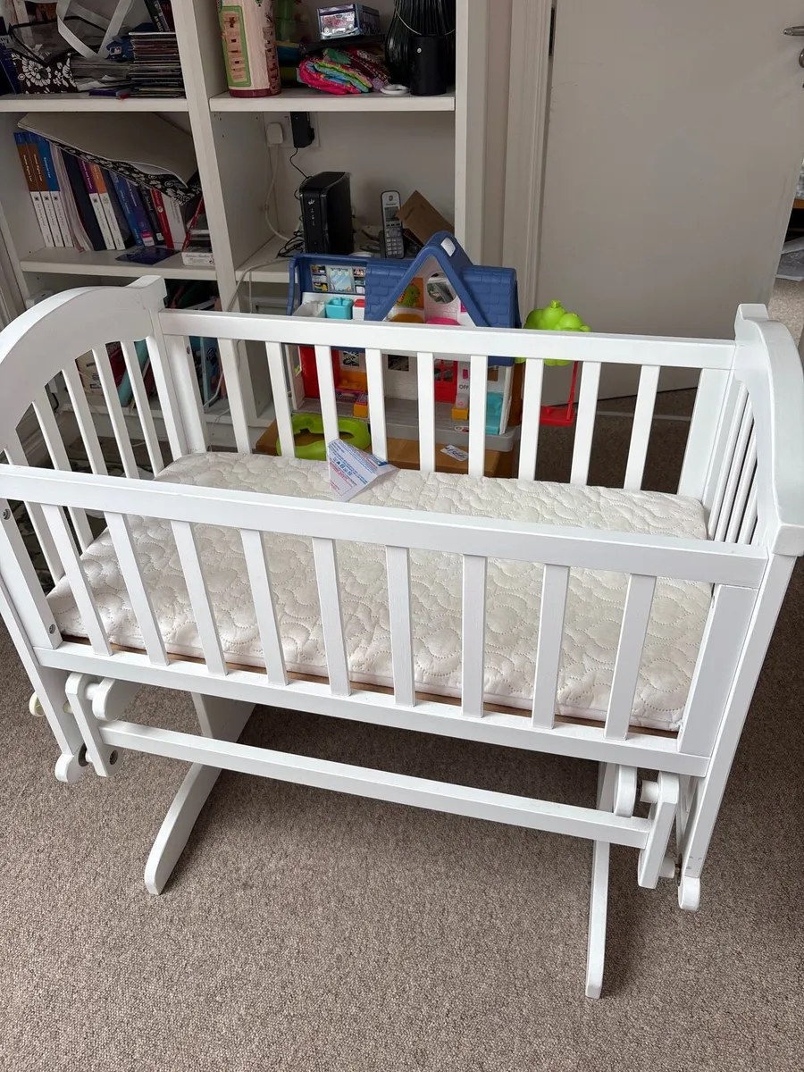 Baby Elegance Rocking cot - Image 2