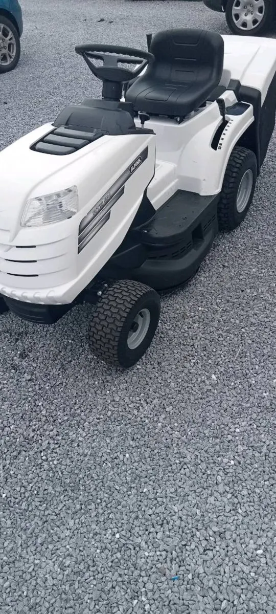Alpine tractor lawnmower - Image 1