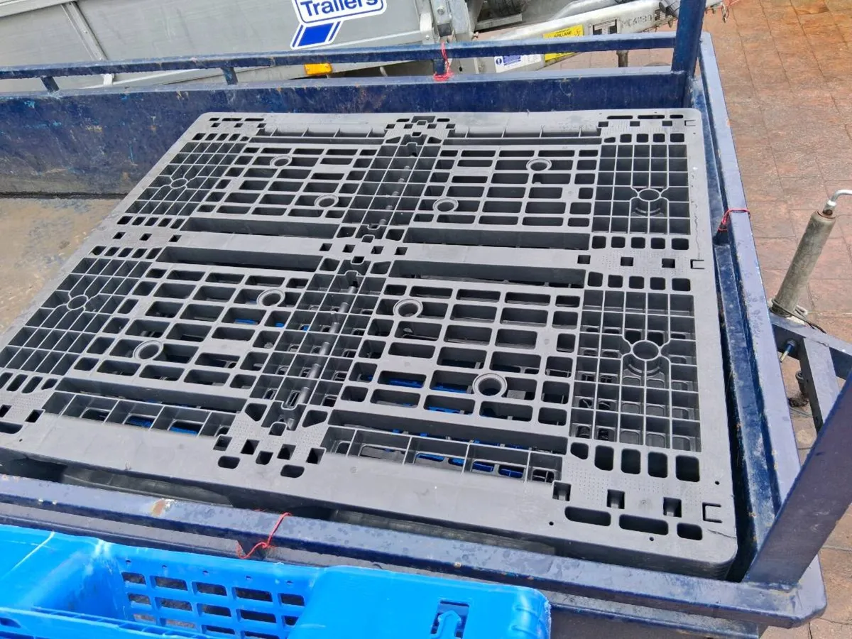 Plastic pallets - Image 3