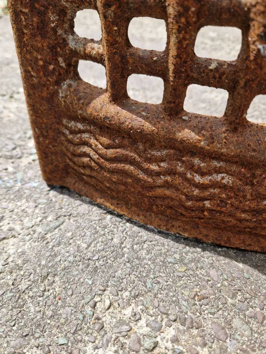 Salvaged fire grate - Image 2