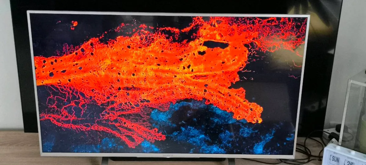 43"TV SONY BRAVIA,SMART - Image 1