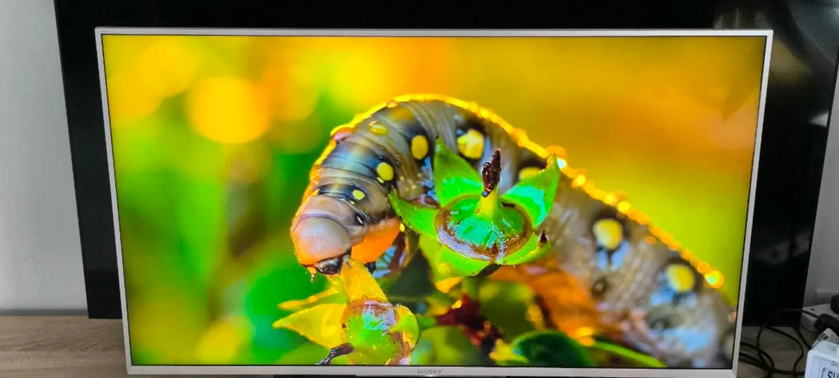 43"TV SONY BRAVIA,SMART - Image 3