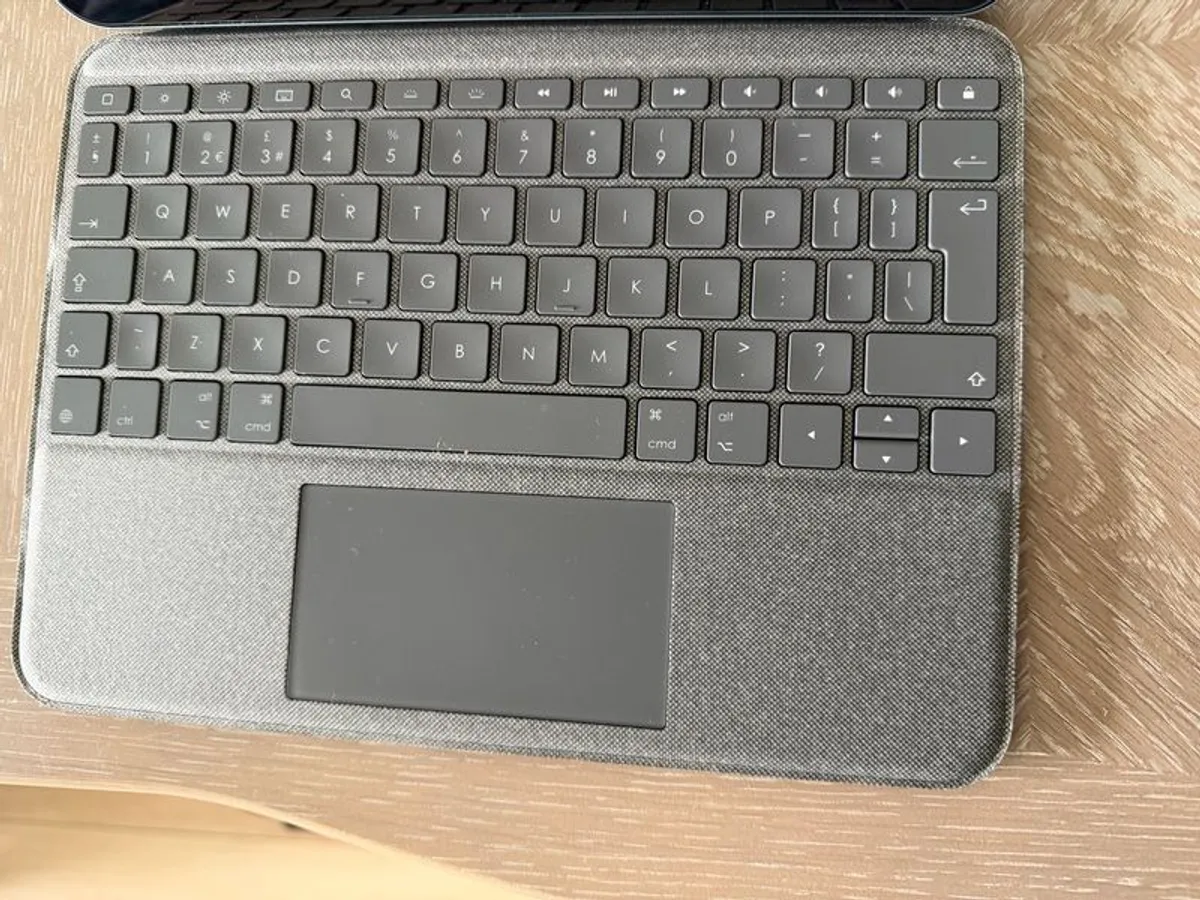 Apple I Pad Air 4 Th Generation +keyboard - Image 2