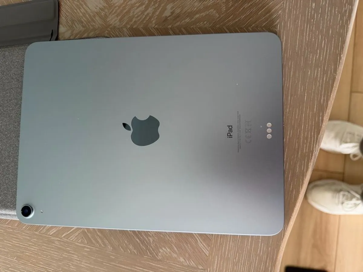 Apple I Pad Air 4 Th Generation +keyboard - Image 3