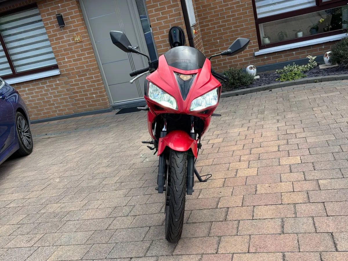 Honda CBR125R 2007 - Image 2