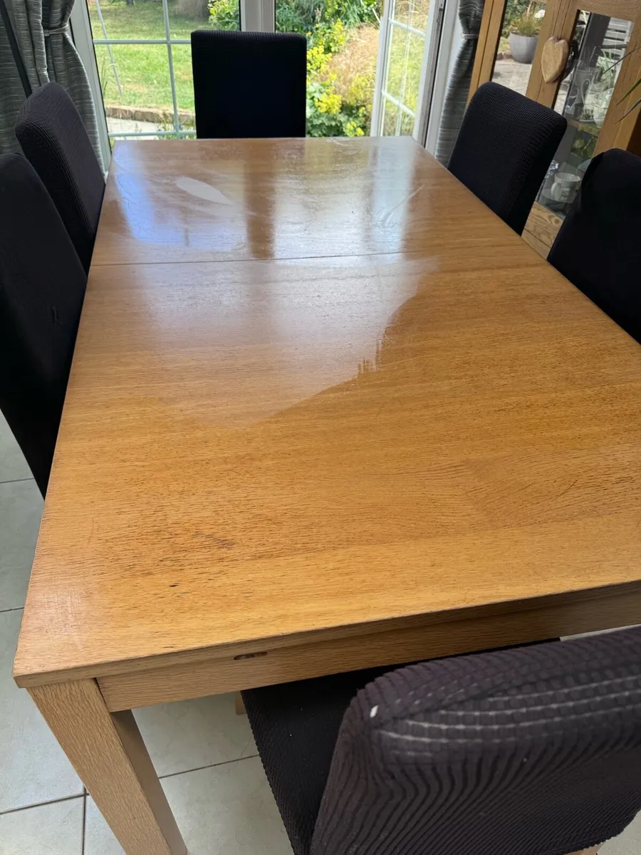 Extendable dining table - Image 1