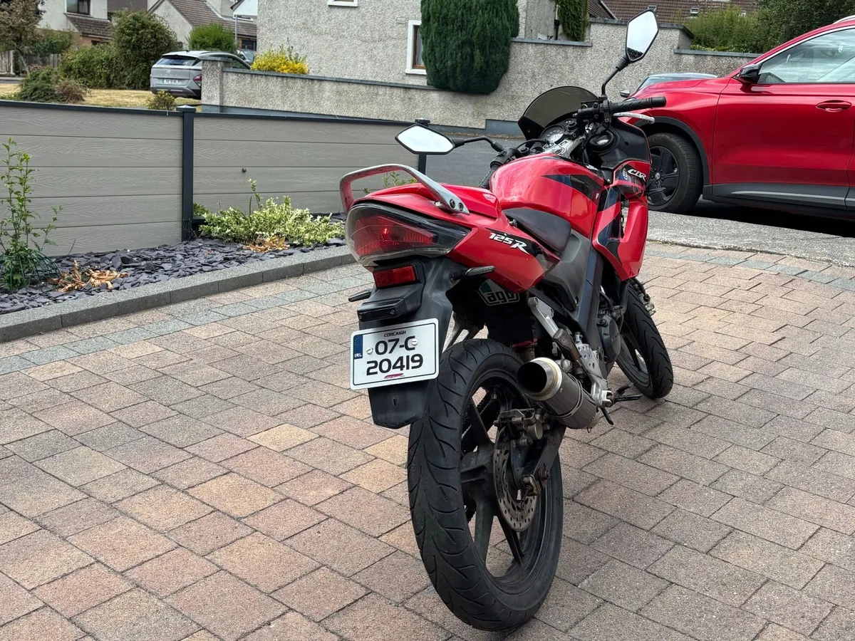 Honda CBR125R 2007 - Image 3
