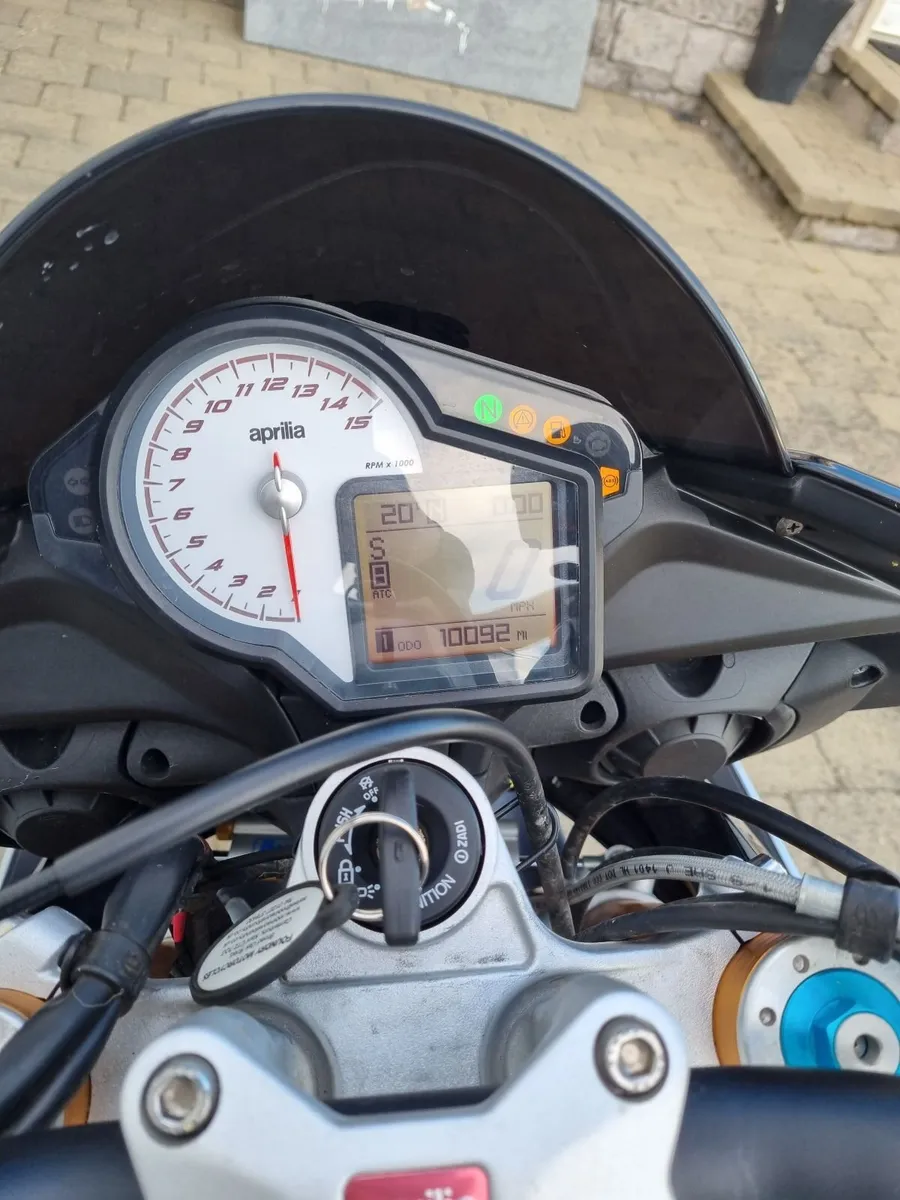 Aprilia Tuono 2016 - Image 2
