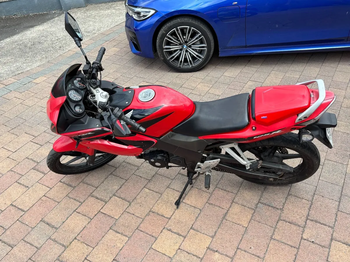 Honda CBR125R 2007 - Image 4