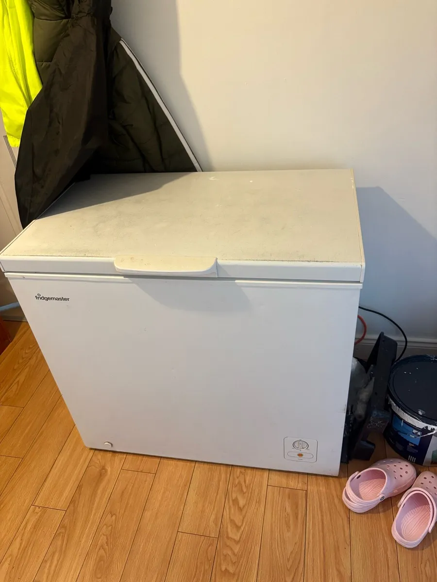 Chest freezer