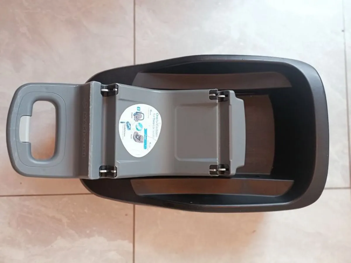 Maxi-Cosi 2wayFix ISOFIX Base (i-Size) - Image 2