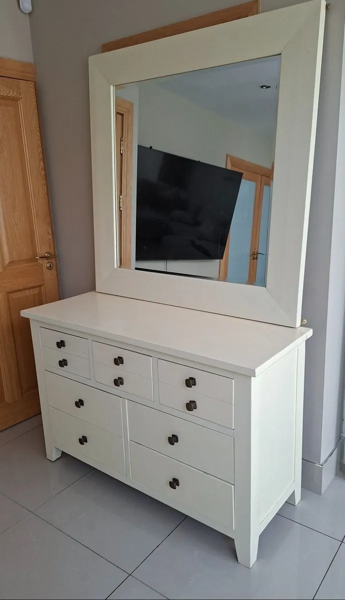 7 Drawer dresser with mirror - Image 2