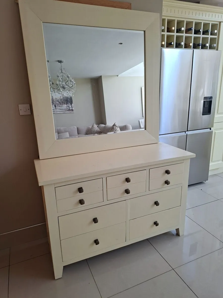 7 Drawer dresser with mirror - Image 3