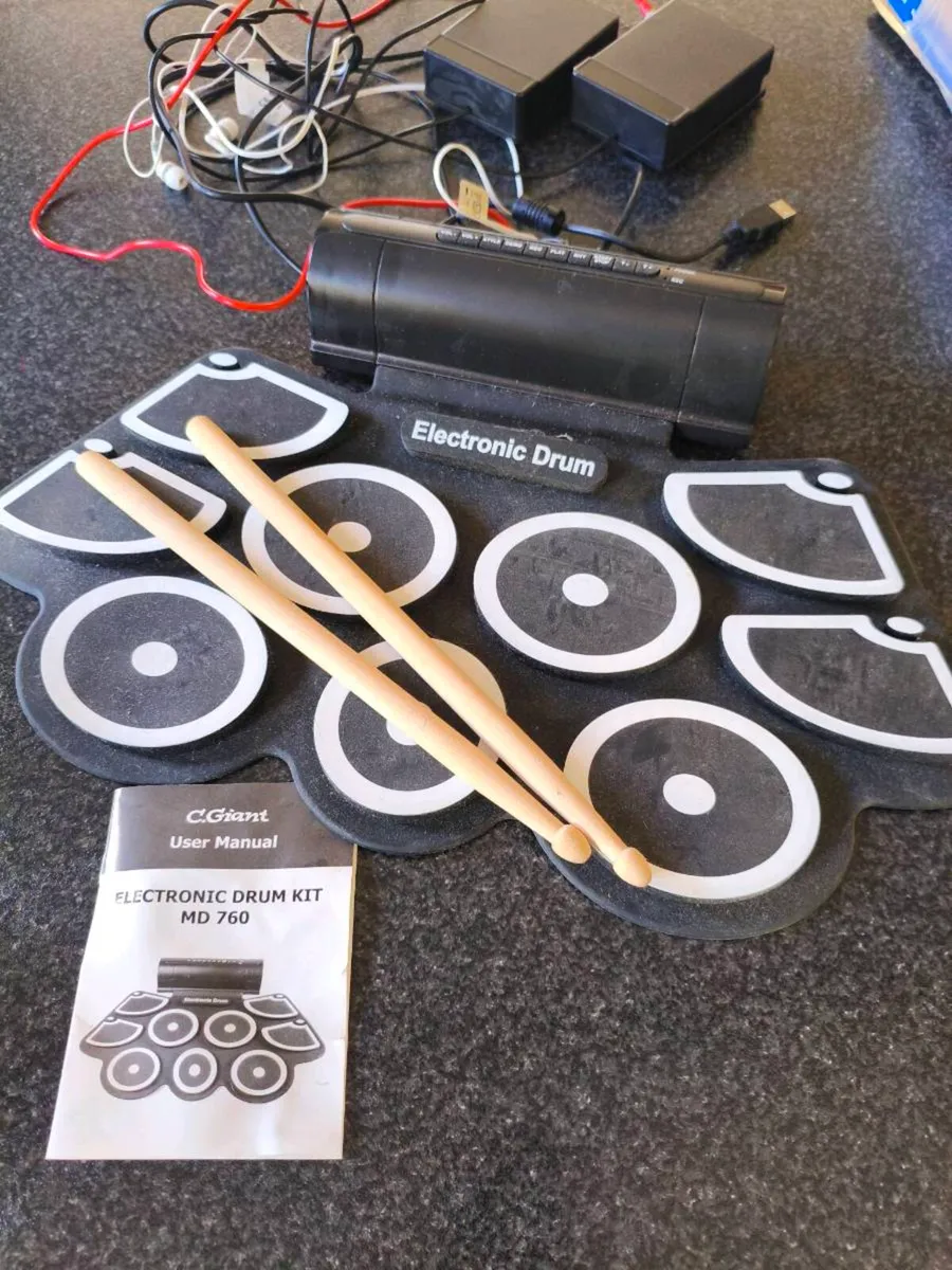 ELECTRONIC DRUM kit for beginners to practice