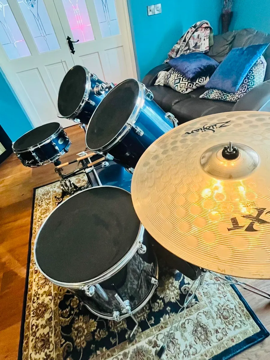 Drum kit - Image 1