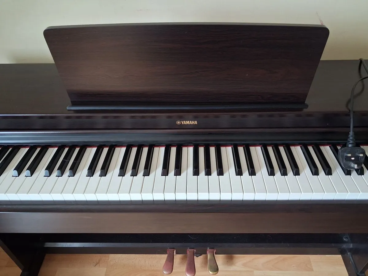 Yamaha Electric Piano - Image 3