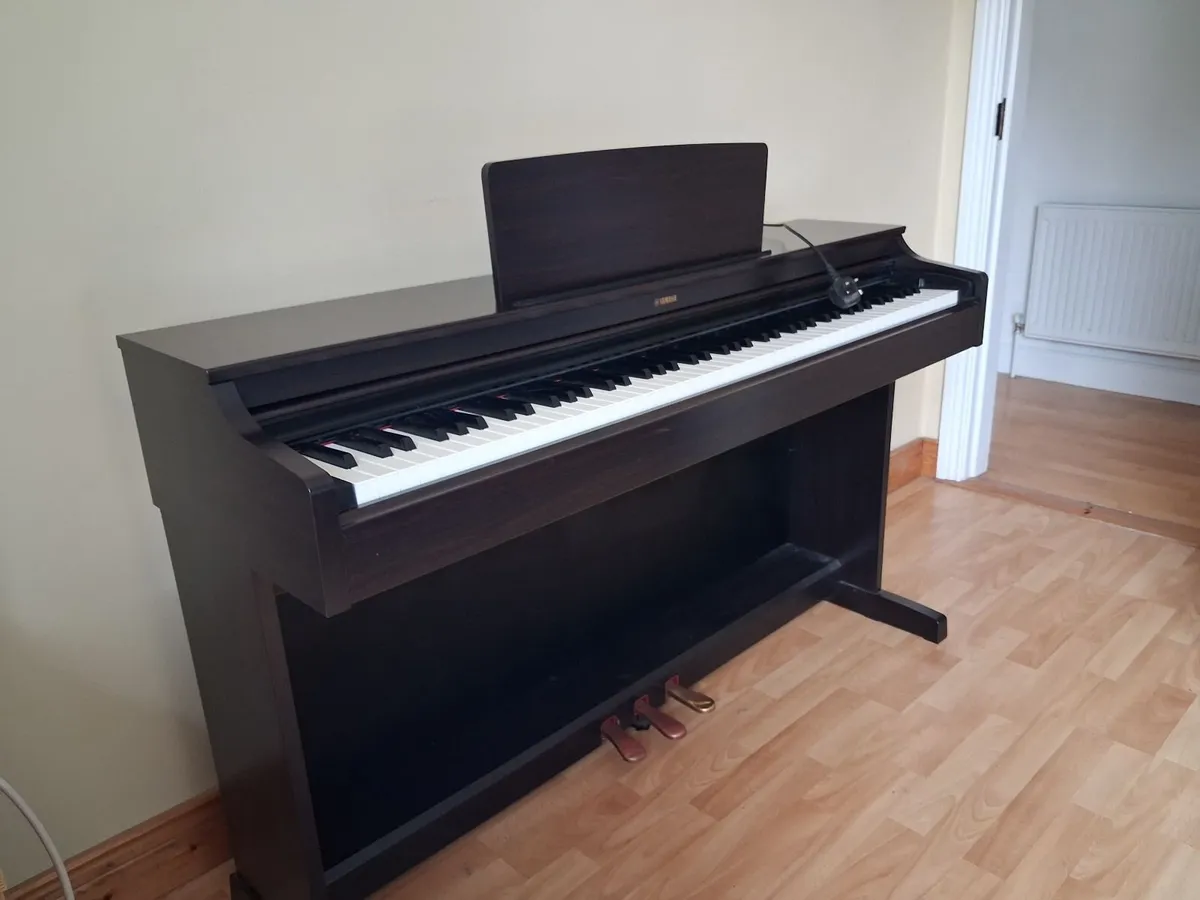 Yamaha Electric Piano - Image 4