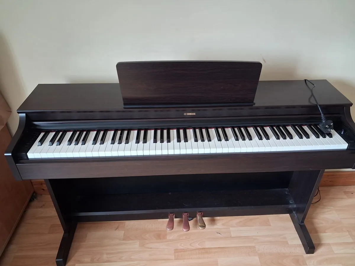Yamaha Electric Piano - Image 1