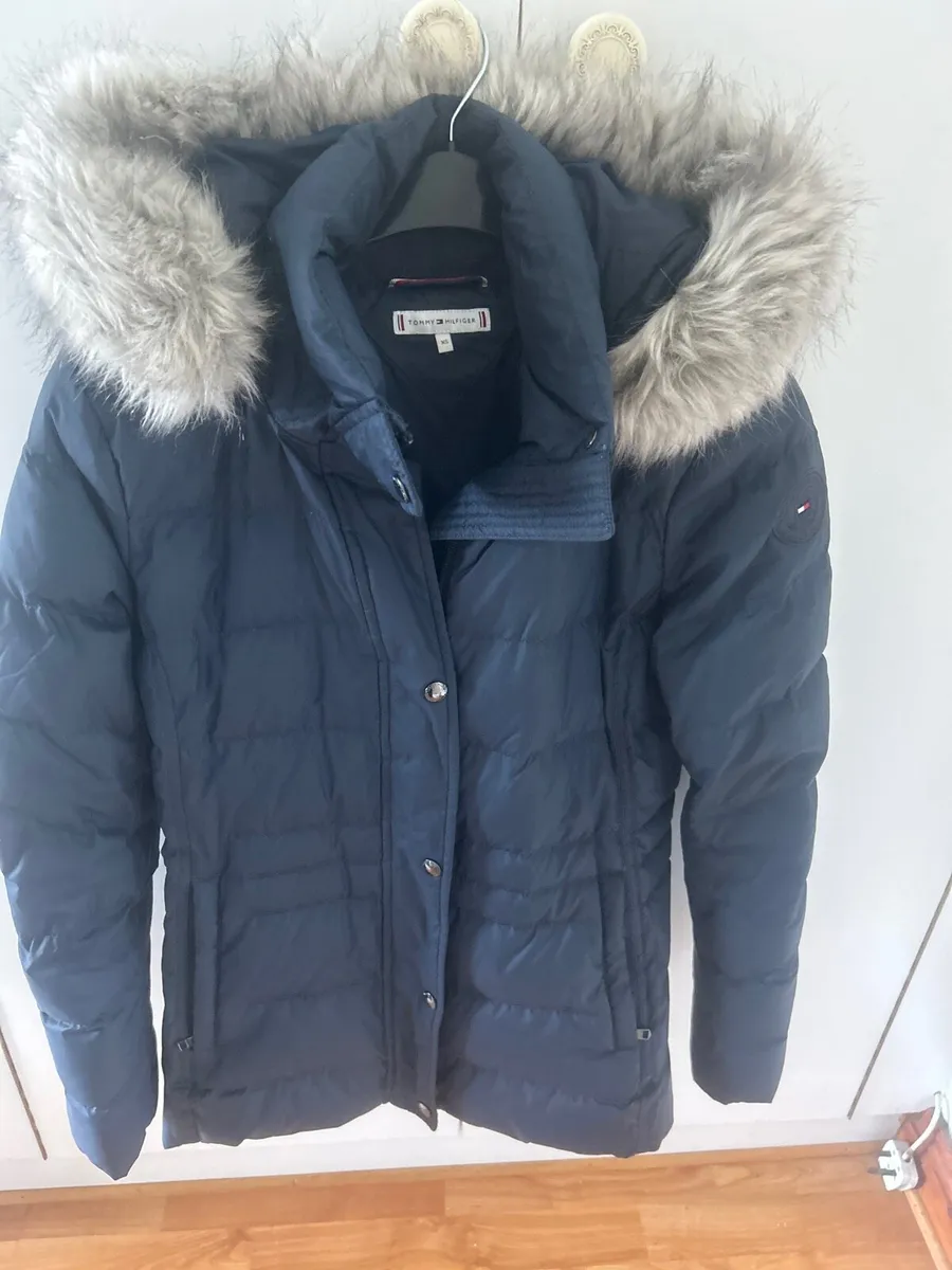 Ladies Tommy Hilfiger padded jacket - Image 1