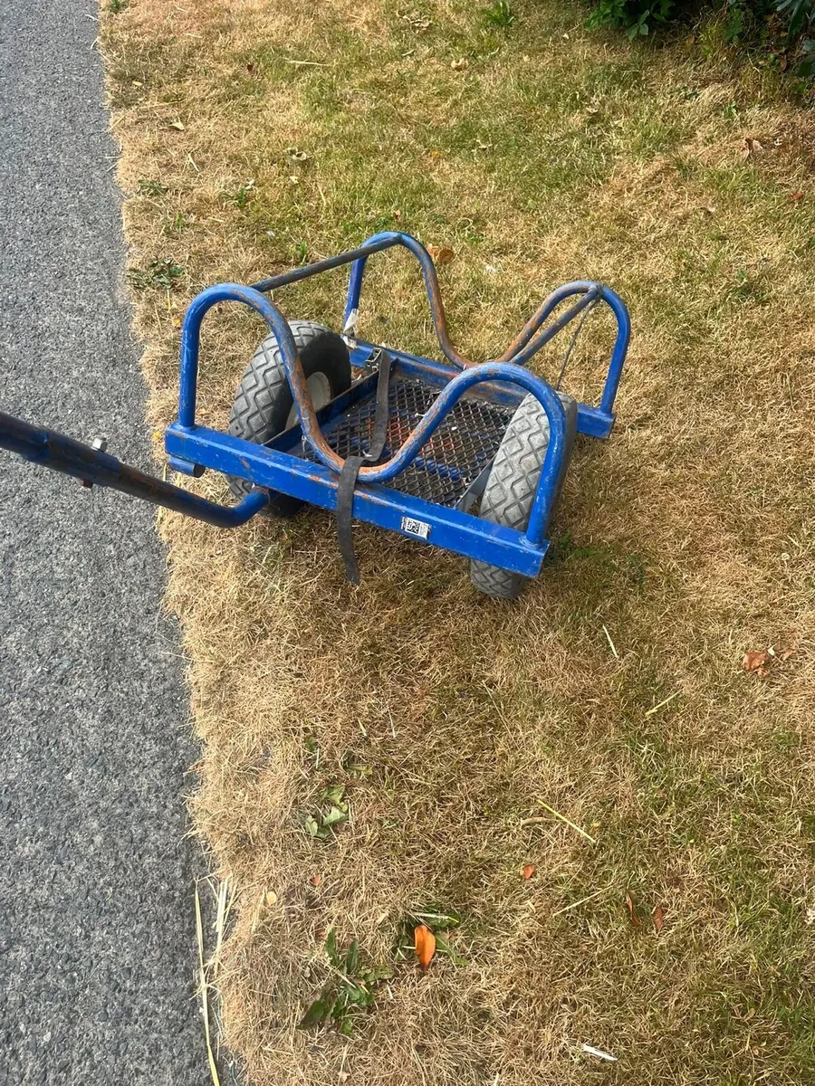 heavy-duty pipe and carpet trolley - Image 1