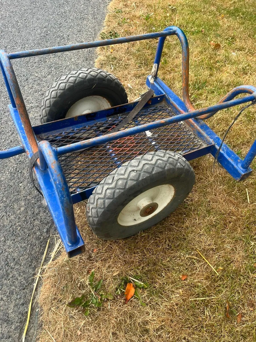 heavy-duty pipe and carpet trolley - Image 4
