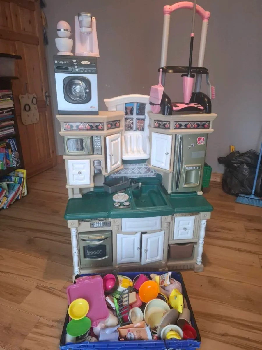 Toys - Image 1