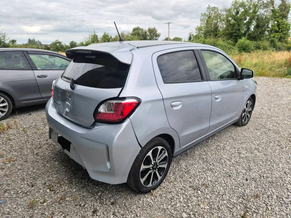 2021 Mitsubishi Mitsubishi automatic - Image 3