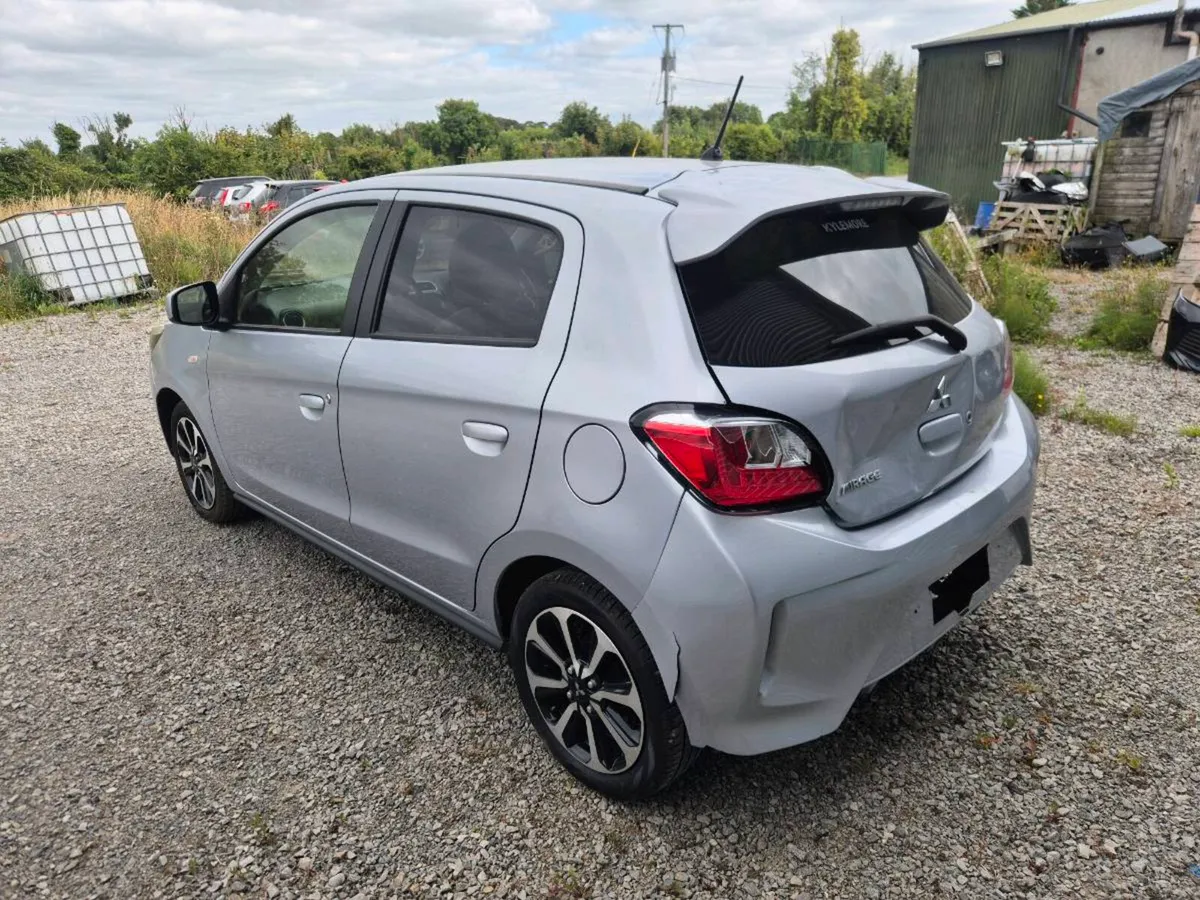 2021 Mitsubishi Mitsubishi automatic - Image 4