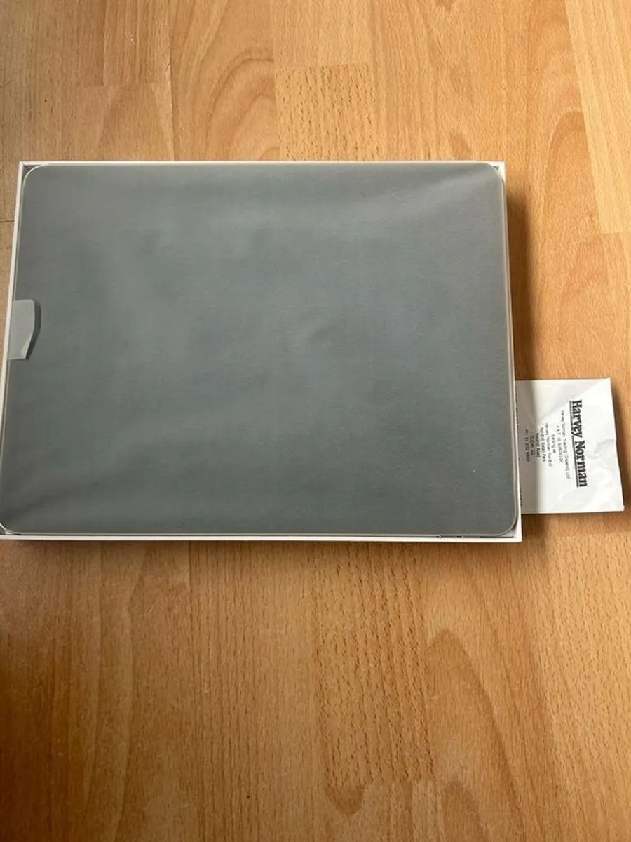 Apple iPad Air 13 inch (M4) 2026 Model and case - Image 4