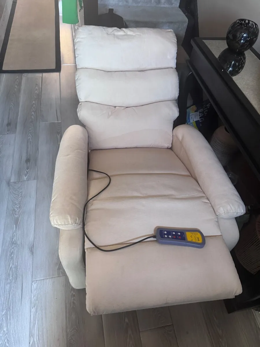 Recliner chair - Image 2