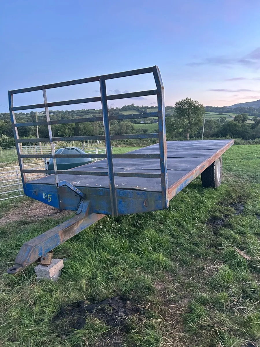 19x8 bale trailer - Image 1