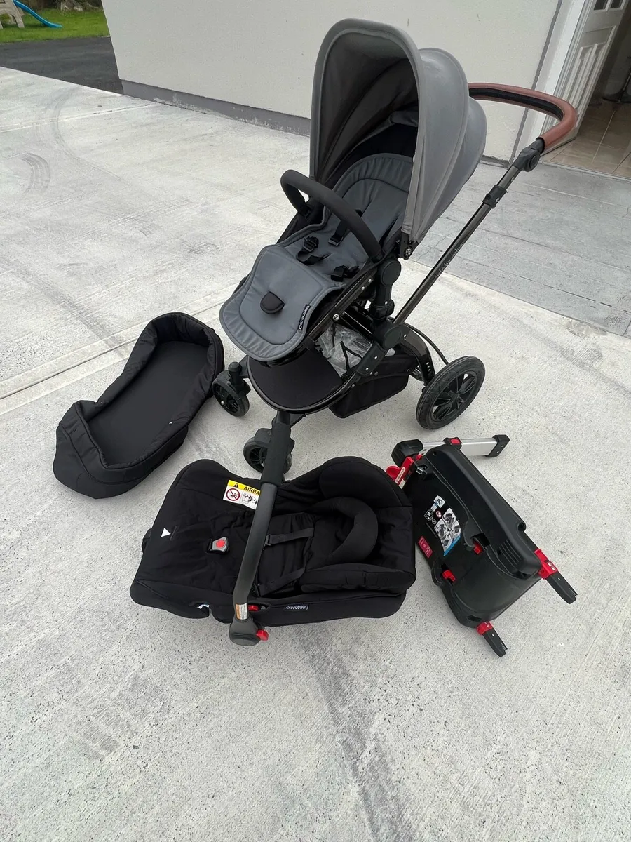 Travel System With Isofix Base - Image 4