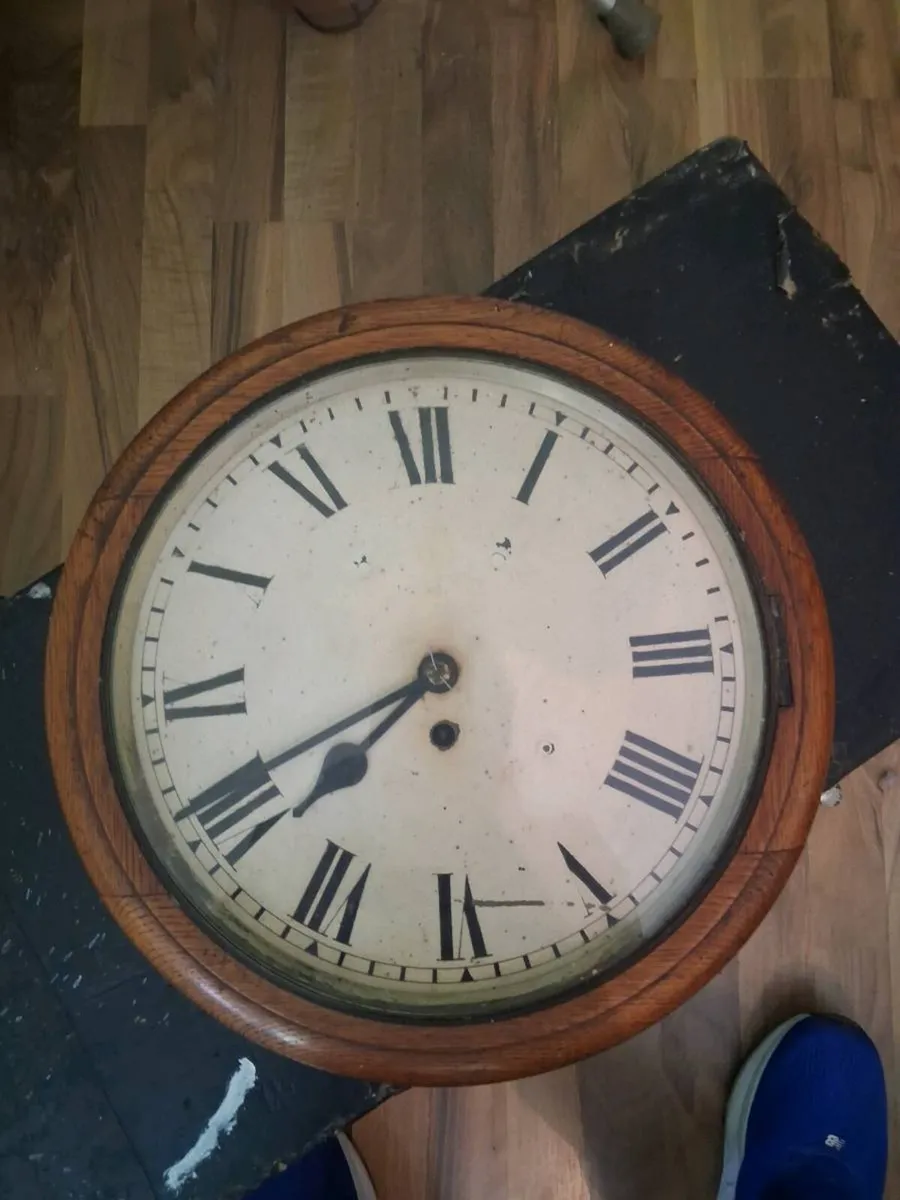 8 day clock - Image 1