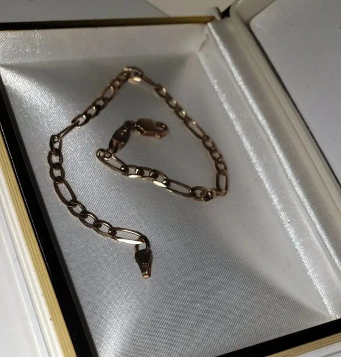 Vintage Hallmarked 9ct Gold Figaro Bracelet - Image 4