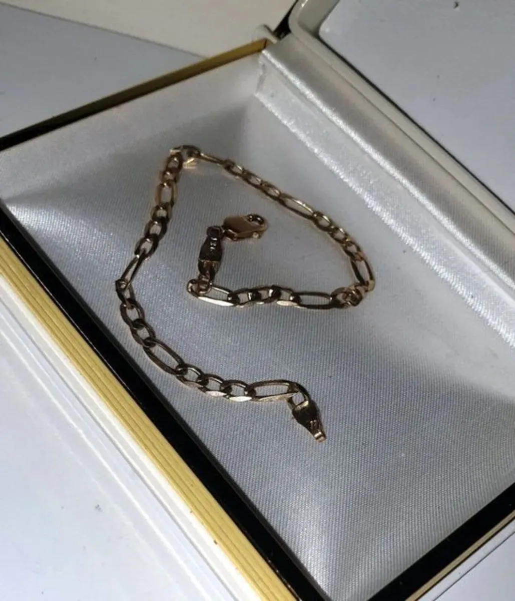 Vintage Hallmarked 9ct Gold Figaro Bracelet - Image 2