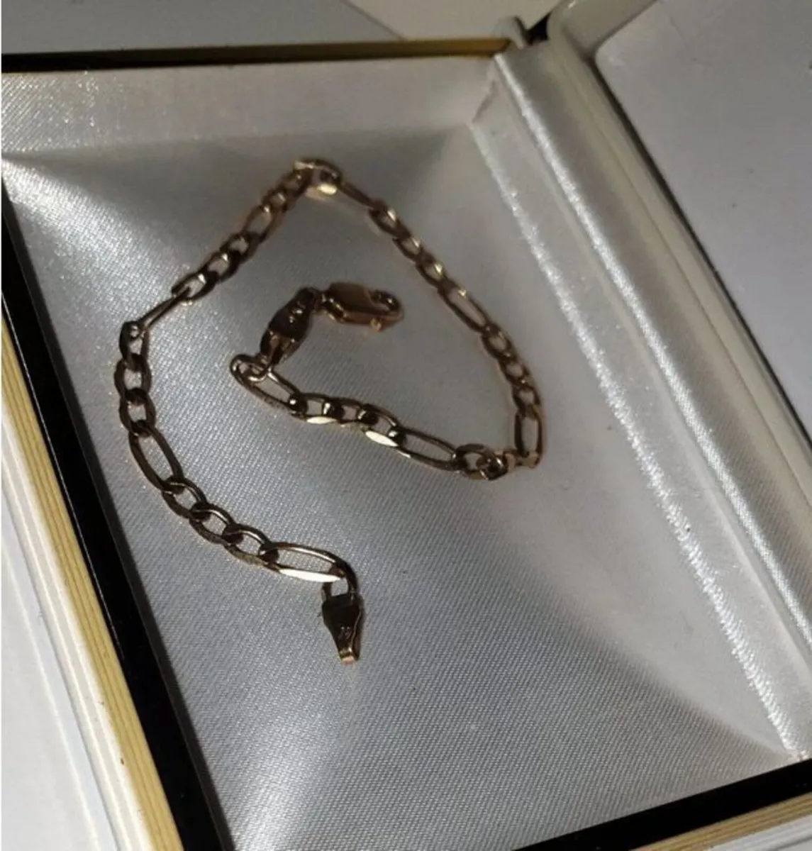 Vintage Hallmarked 9ct Gold Figaro Bracelet - Image 3