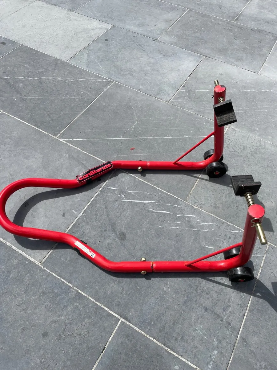 Motorbike con stand - Image 1