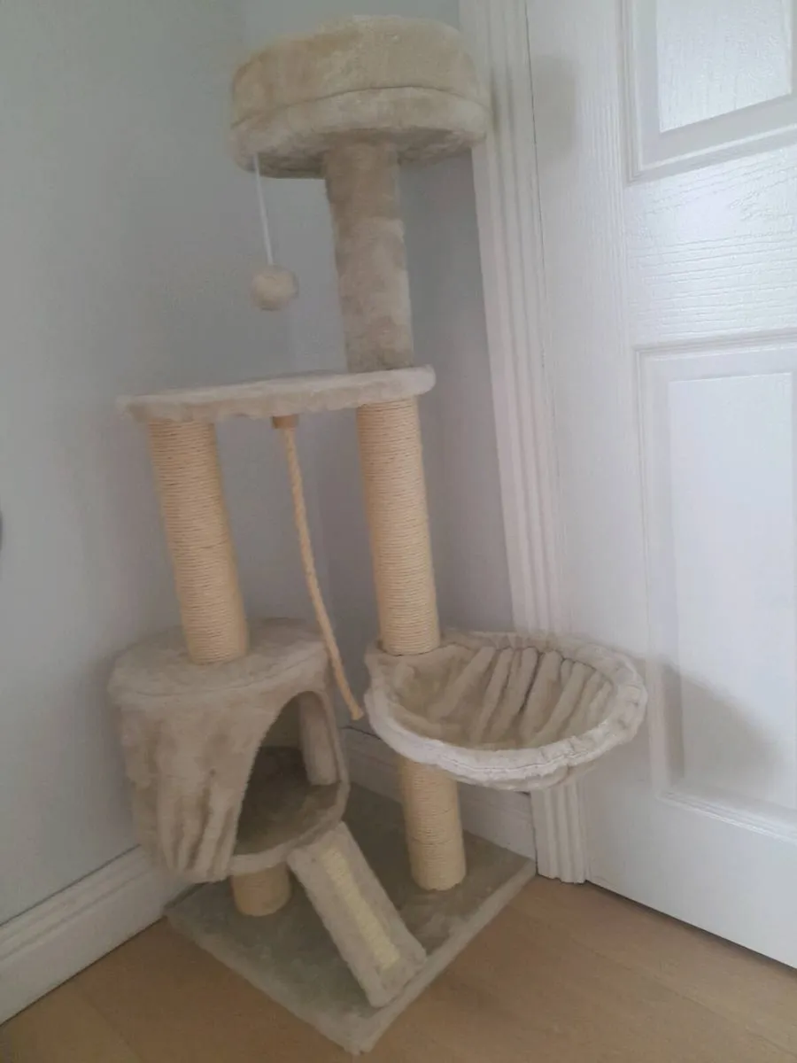 Cat tree
