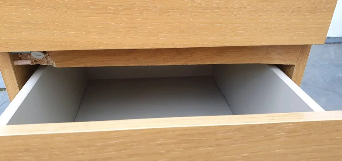 Chest of drawers - Image 2