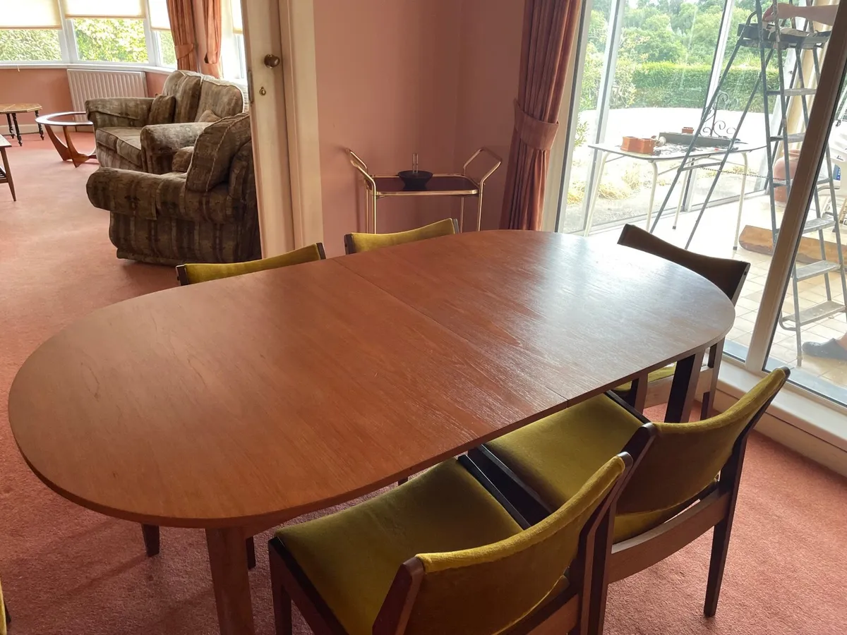 G plan dining table and chairs - Image 1