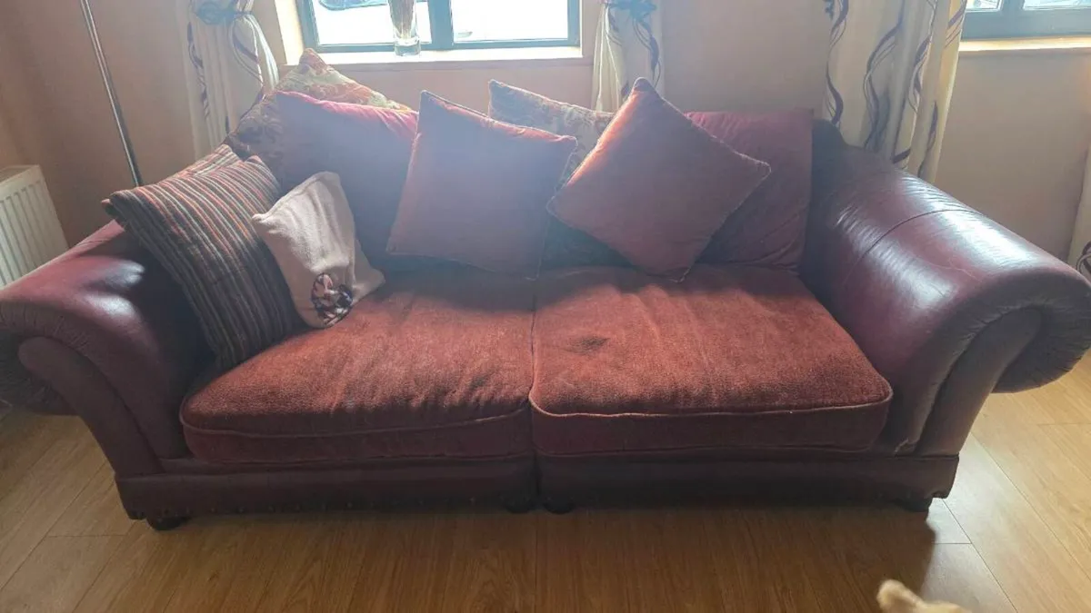 Couches - Image 2