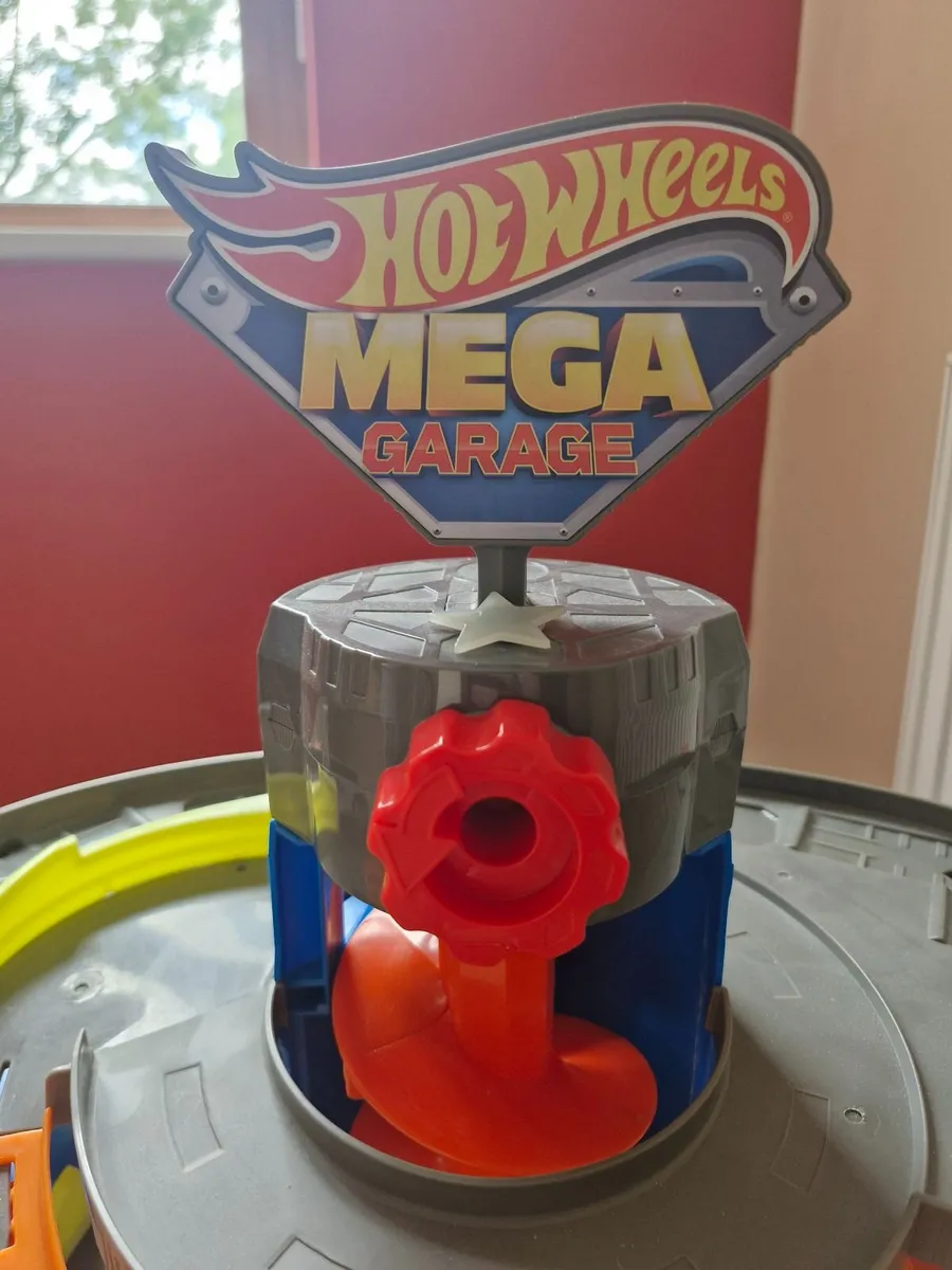 Hot Wheels Mega Garage - Image 2