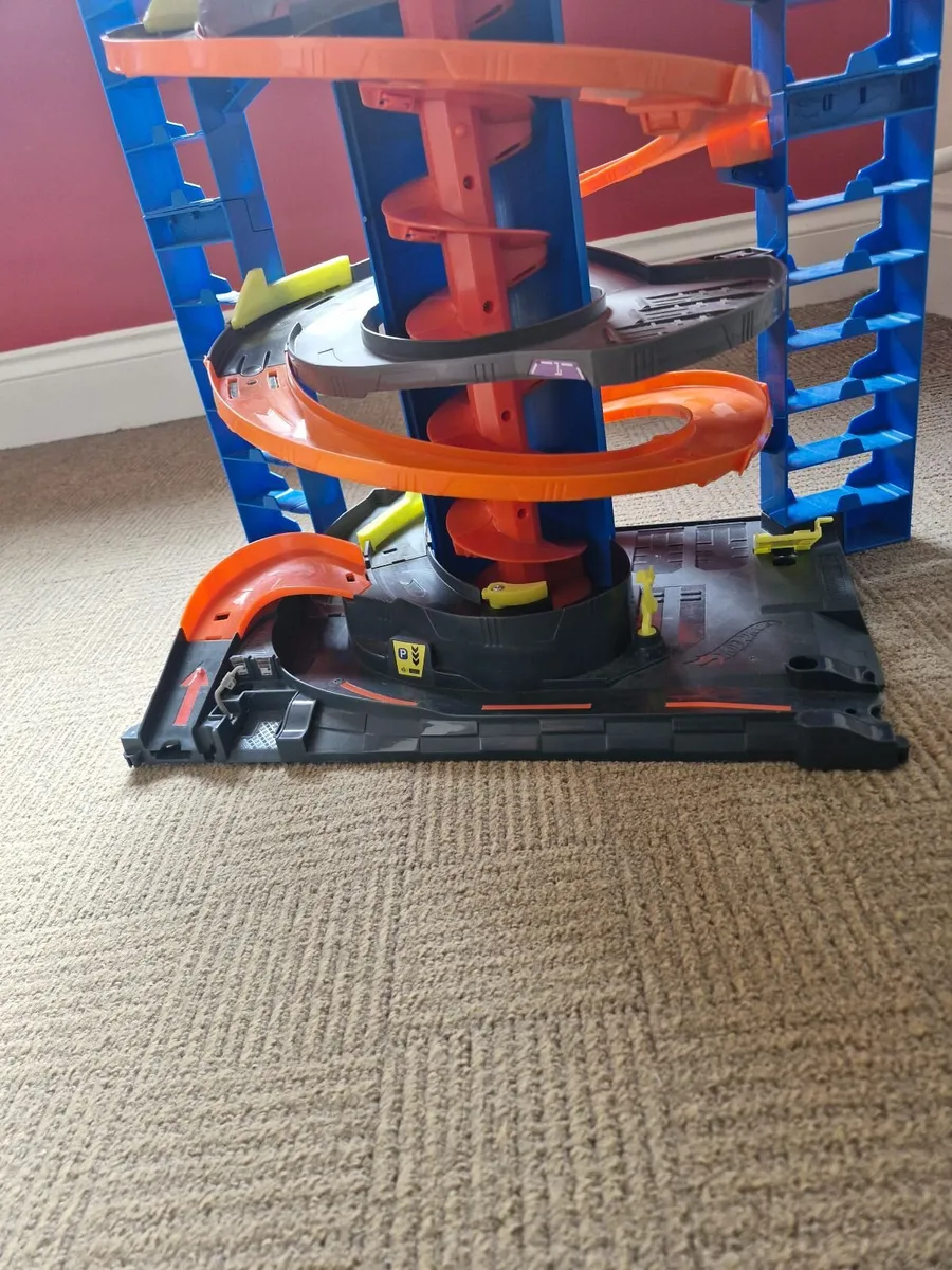 Hot Wheels Mega Garage - Image 4