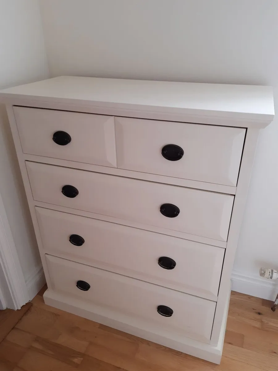 Bedroom furniture - Image 1