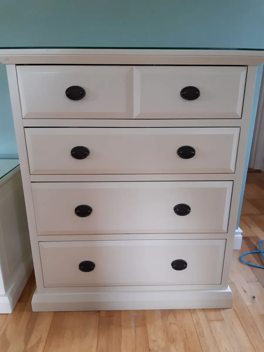 Bedroom furniture - Image 2