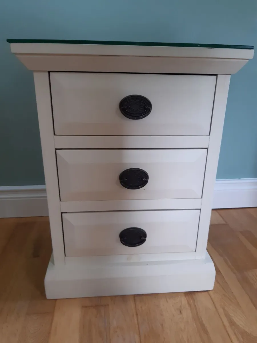 Bedroom furniture - Image 4