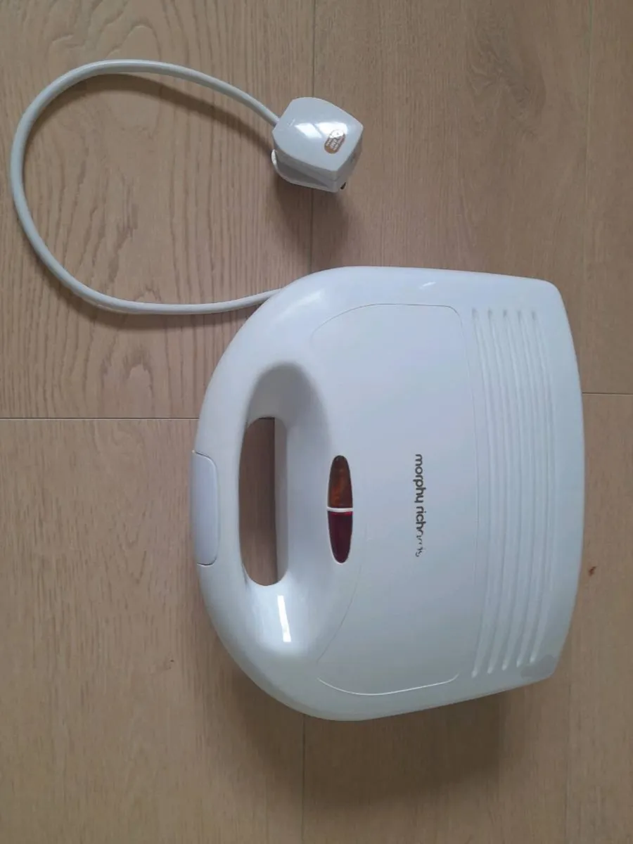 Sandwich toaster - Image 1