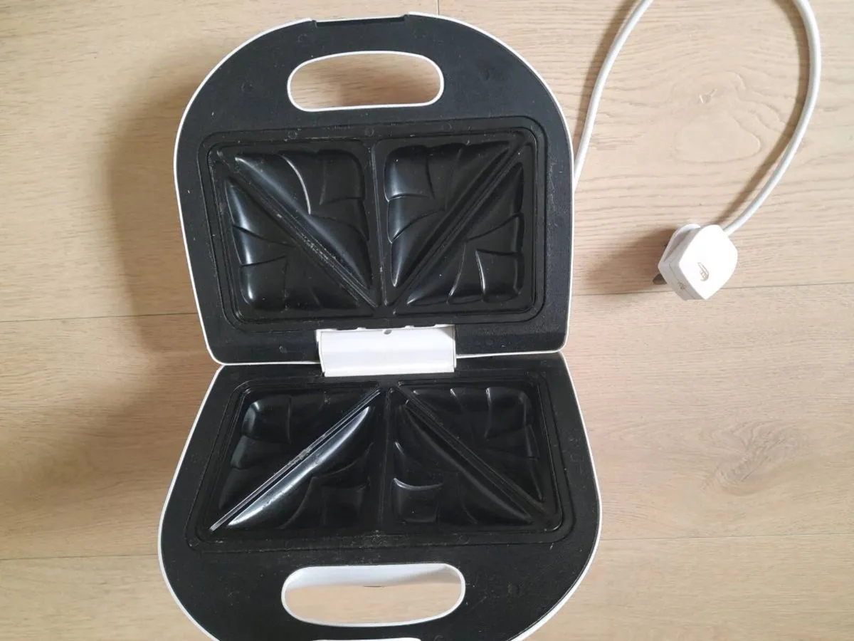 Sandwich toaster - Image 2