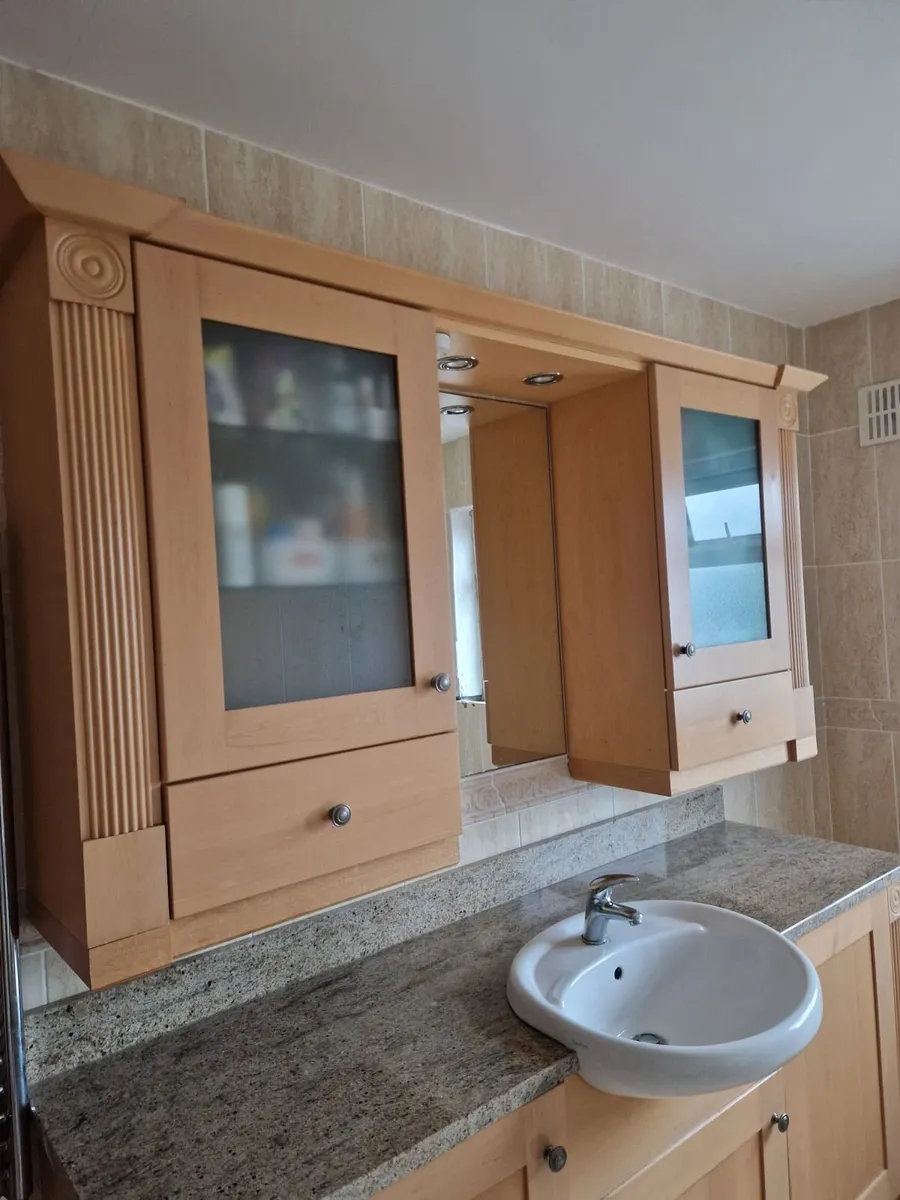 Bathroom unit - Image 1