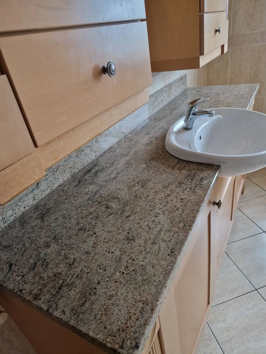 Bathroom unit - Image 2